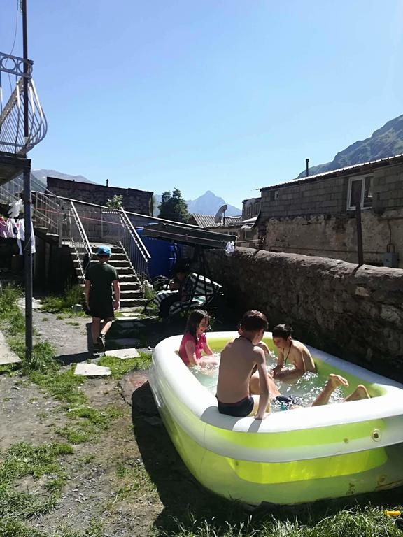 Nikoloz Guesthouse カズベギ エクステリア 写真