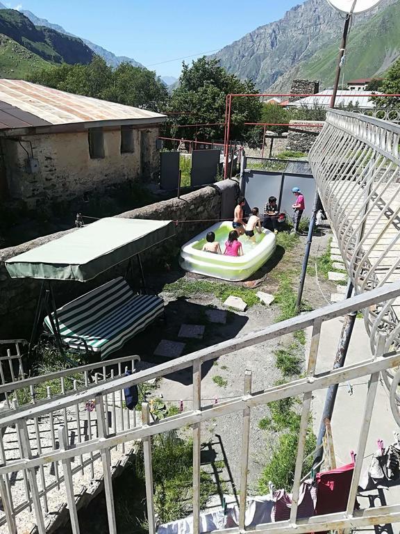 Nikoloz Guesthouse カズベギ エクステリア 写真