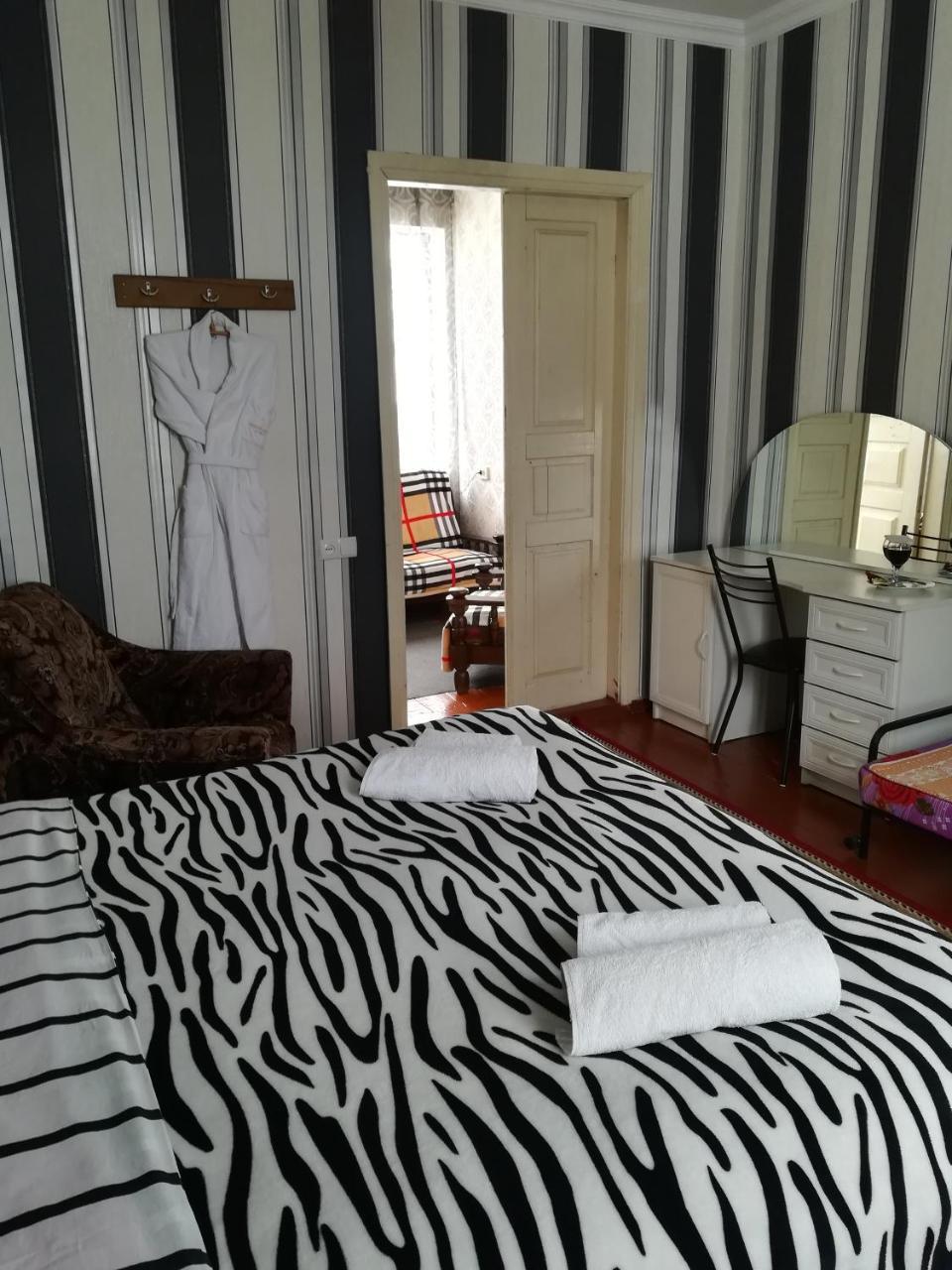 Nikoloz Guesthouse カズベギ エクステリア 写真